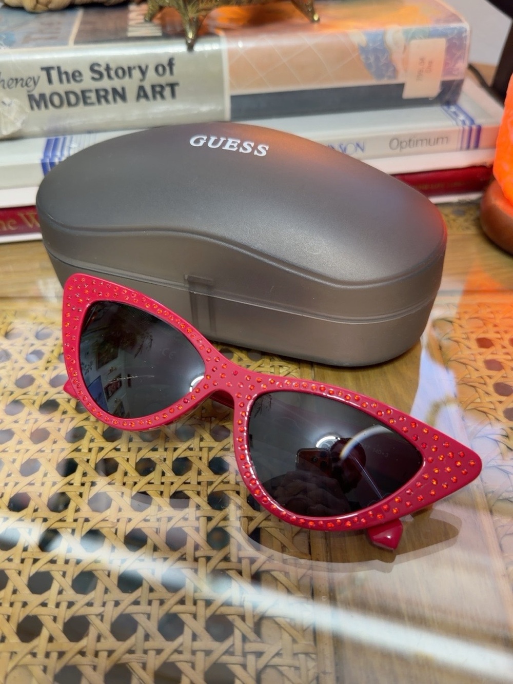 Guess GU7810 40th Anniversary Red Rhinestone Cat Eye Sunglasses Case